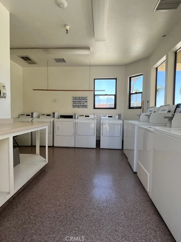 1295 S Cawston Hemet, CA 92545