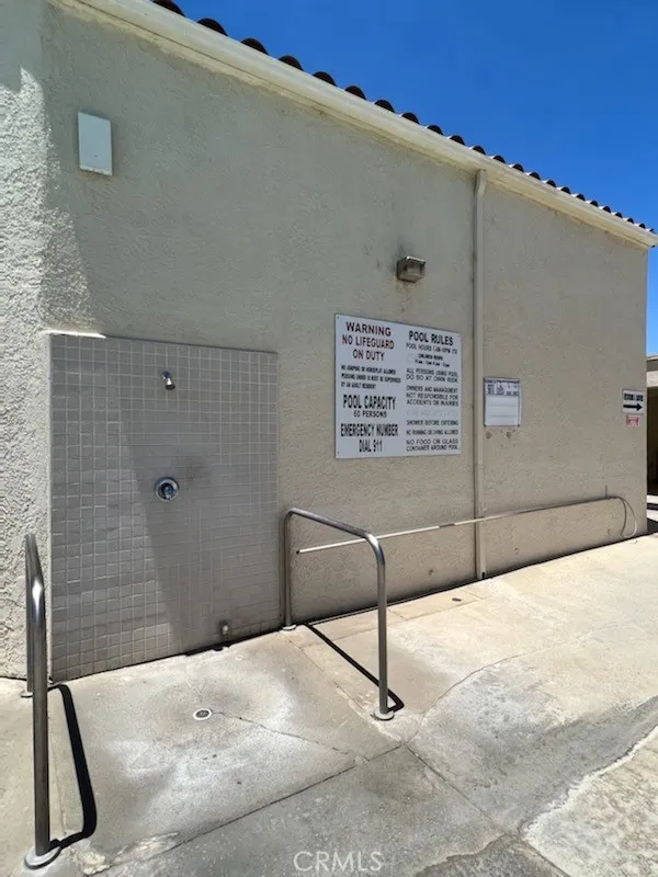 1295 S Cawston Hemet, CA 92545