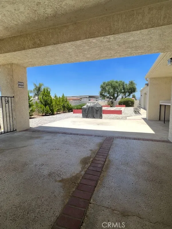 1295 S Cawston Hemet, CA 92545
