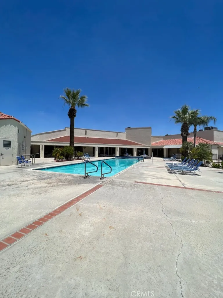 1295 S Cawston Hemet, CA 92545
