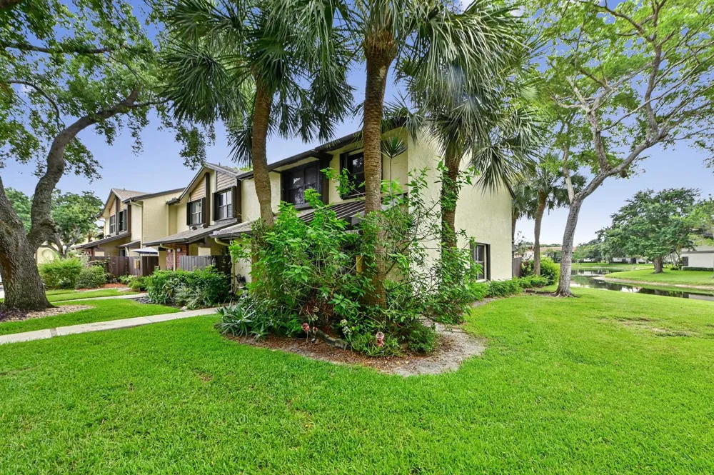 4587 Carambola Circle S #27218 Coconut Creek, FL 33066
