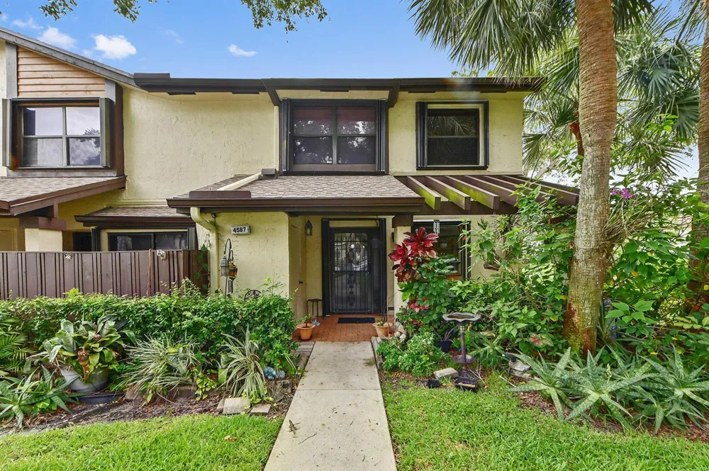 4587 Carambola Circle S #27218 Coconut Creek, FL 33066