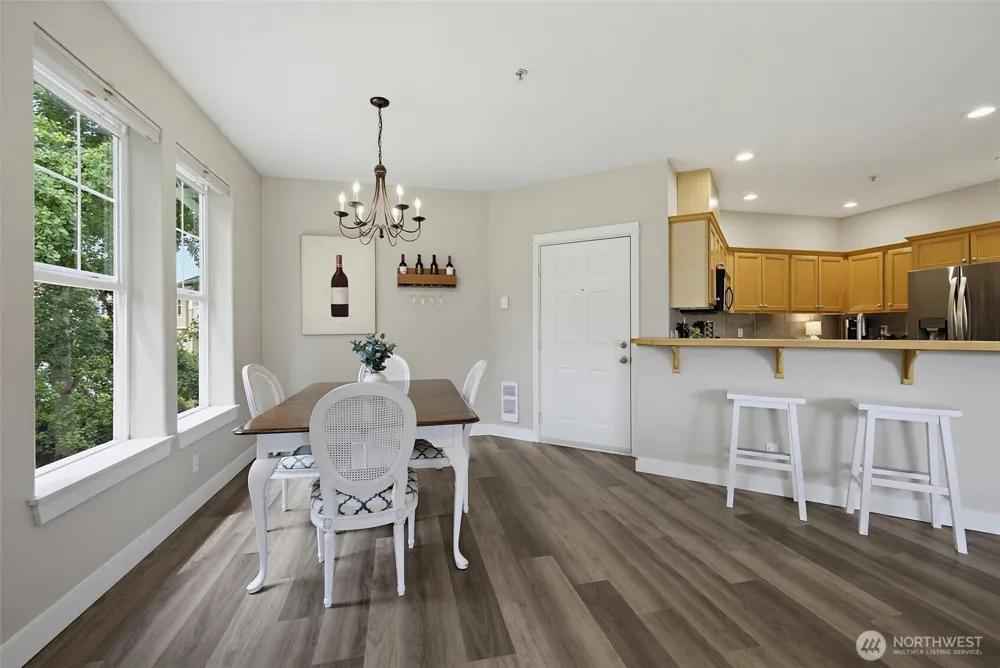 7705 Fairway Avenue SE #204 Snoqualmie, WA 98065