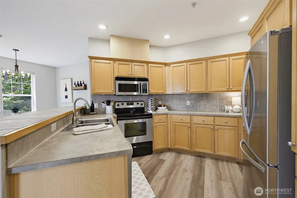 7705 Fairway Avenue SE #204 Snoqualmie, WA 98065