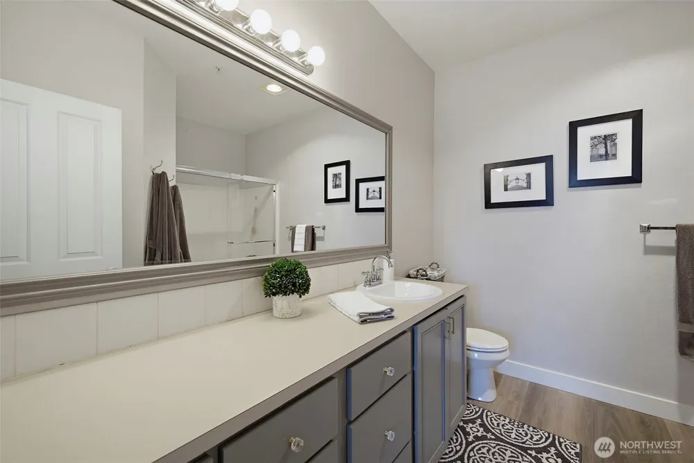 7705 Fairway Avenue SE #204 Snoqualmie, WA 98065