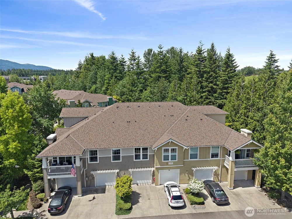 7705 Fairway Avenue SE #204 Snoqualmie, WA 98065