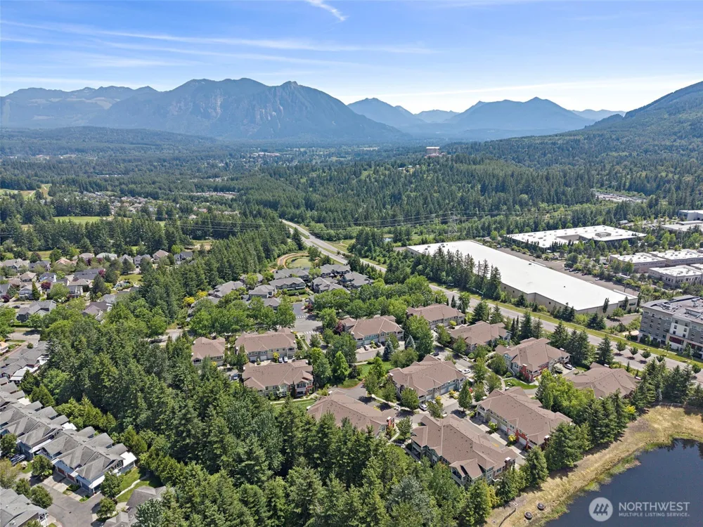 7705 Fairway Avenue SE #204 Snoqualmie, WA 98065