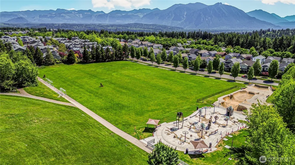 7705 Fairway Avenue SE #204 Snoqualmie, WA 98065