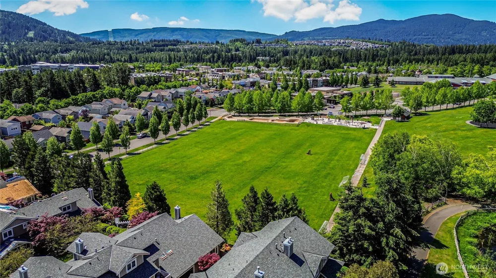 7705 Fairway Avenue SE #204 Snoqualmie, WA 98065