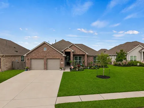 426 Hunters Crossing Drive