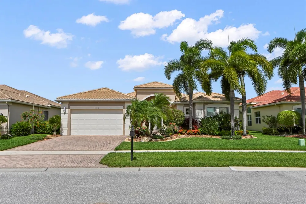 10540 Whitewind Circle Boynton Beach, FL 33473