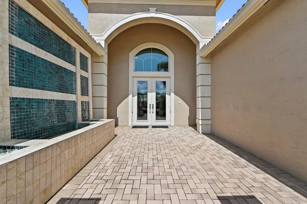 10540 Whitewind Circle Boynton Beach, FL 33473