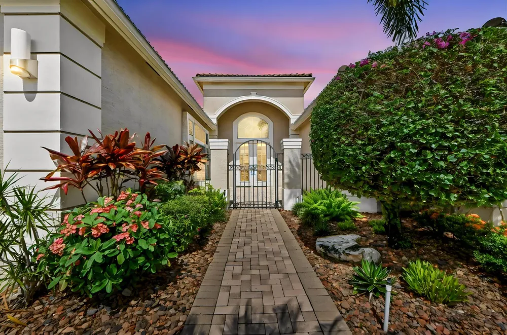 10540 Whitewind Circle Boynton Beach, FL 33473
