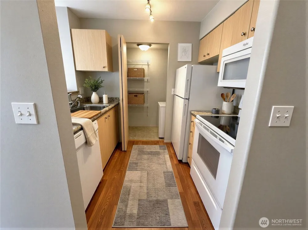 2818 Grand Avenue #B407 Everett, WA 98201