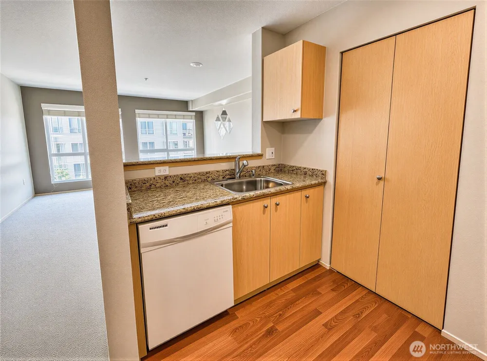 2818 Grand Avenue #B407 Everett, WA 98201