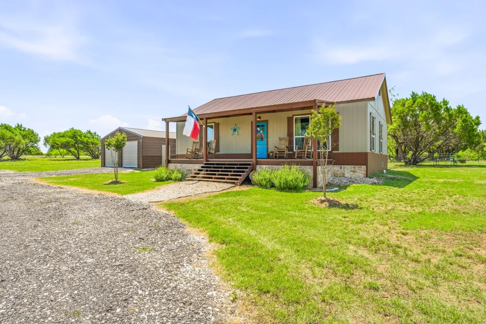 1271 Private 2120 Road Meridian, TX 76665