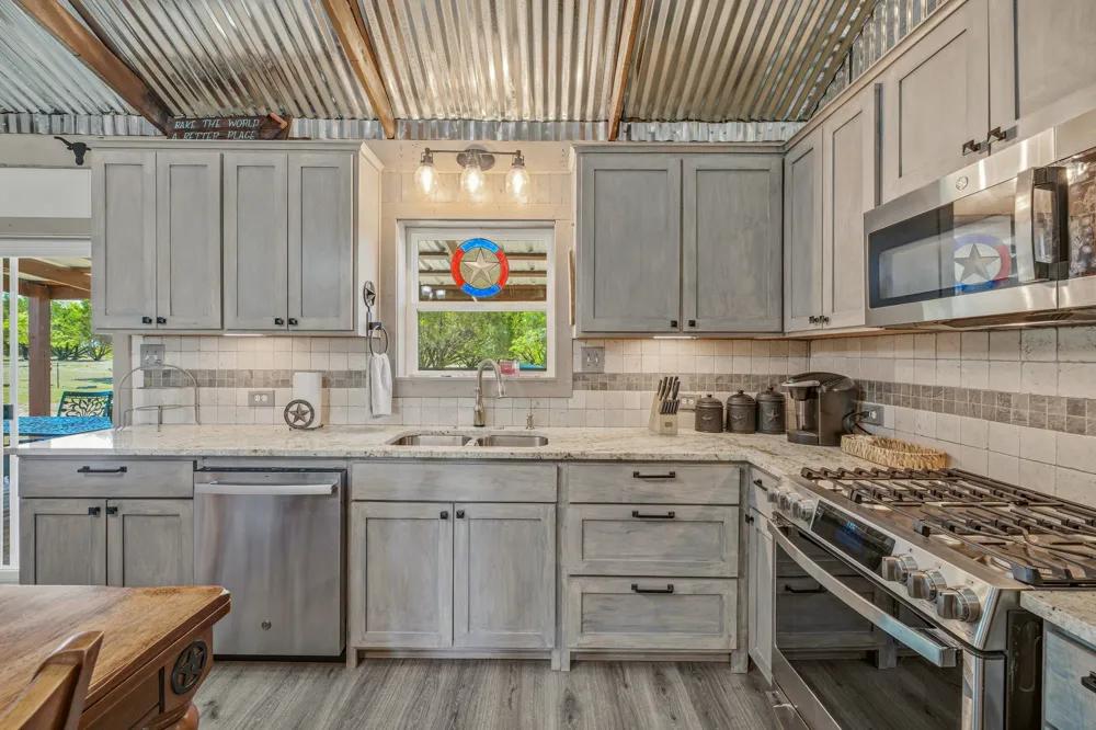 1271 Private 2120 Road Meridian, TX 76665