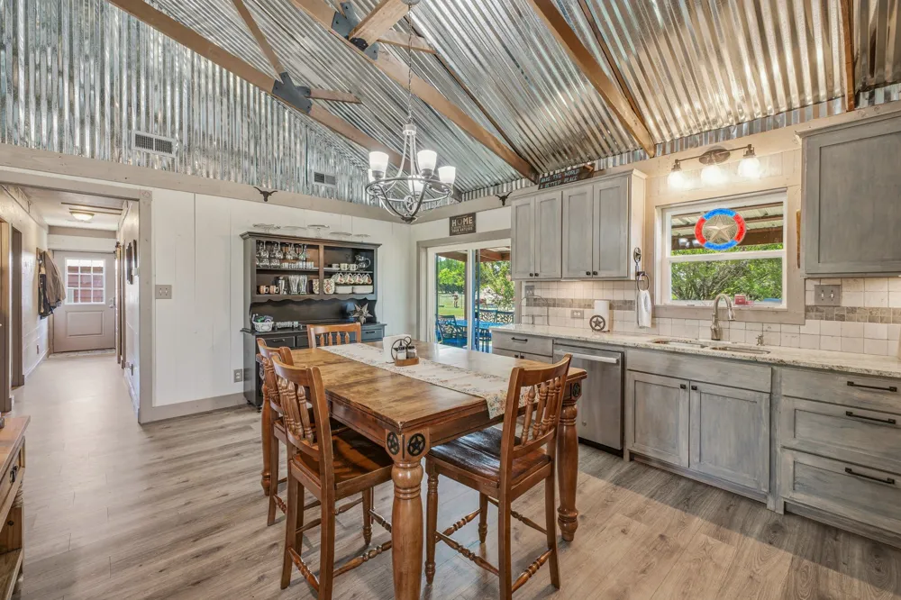 1271 Private 2120 Road Meridian, TX 76665