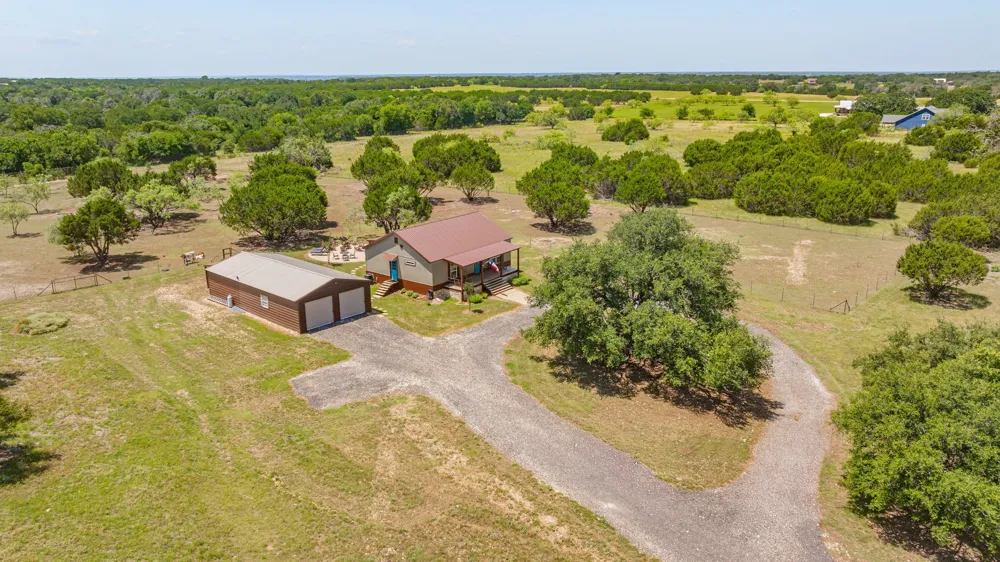 1271 Private 2120 Road Meridian, TX 76665