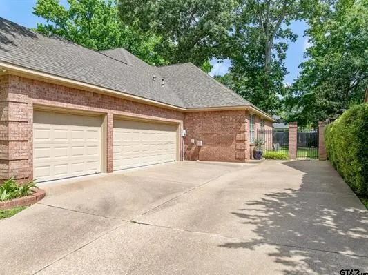1413 Holly Creek Drive Tyler, TX 75703