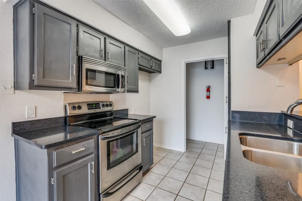6913 Sierra Drive North Richland Hills, TX 76180