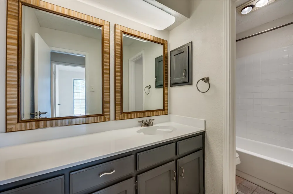 6913 Sierra Drive North Richland Hills, TX 76180