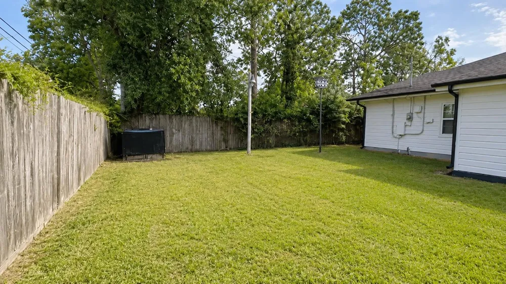 108 Britton Dr Silsbee, TX 77656