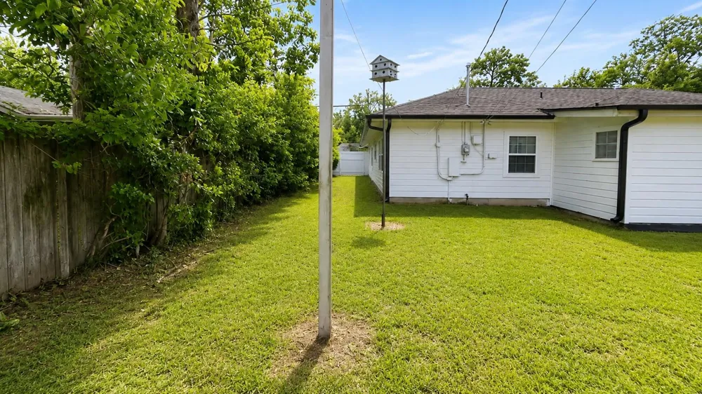 108 Britton Dr Silsbee, TX 77656