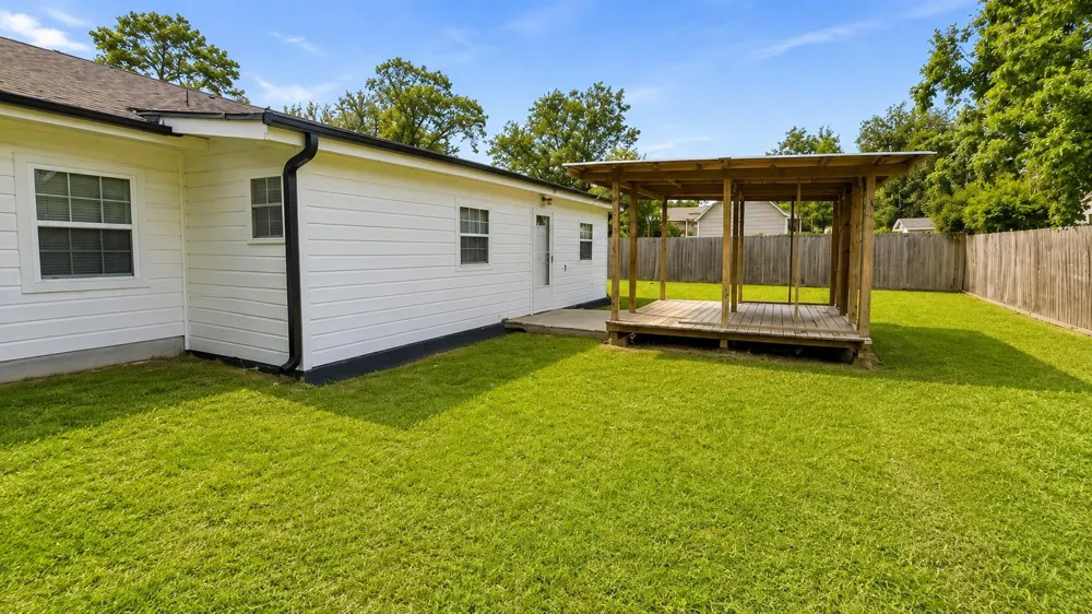 108 Britton Dr Silsbee, TX 77656