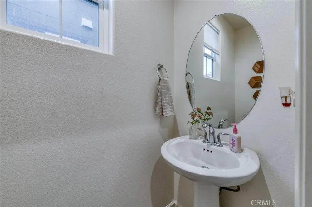 836 Winchell W Madera, CA 93636