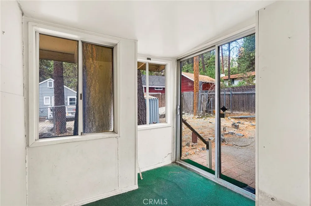 1725 Linnet Wrightwood, CA 92397