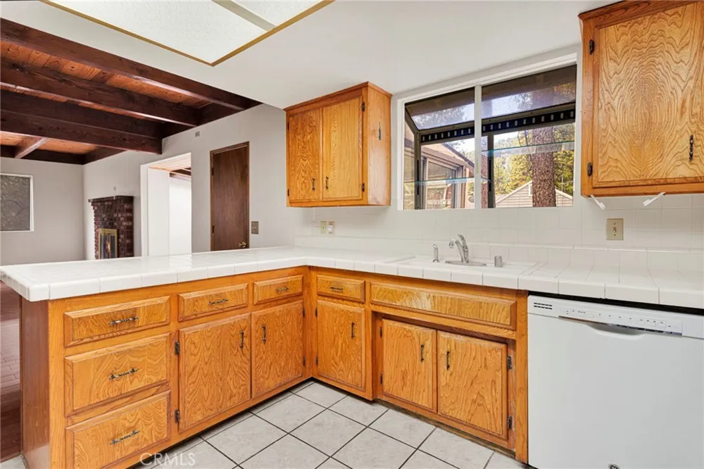 1725 Linnet Wrightwood, CA 92397
