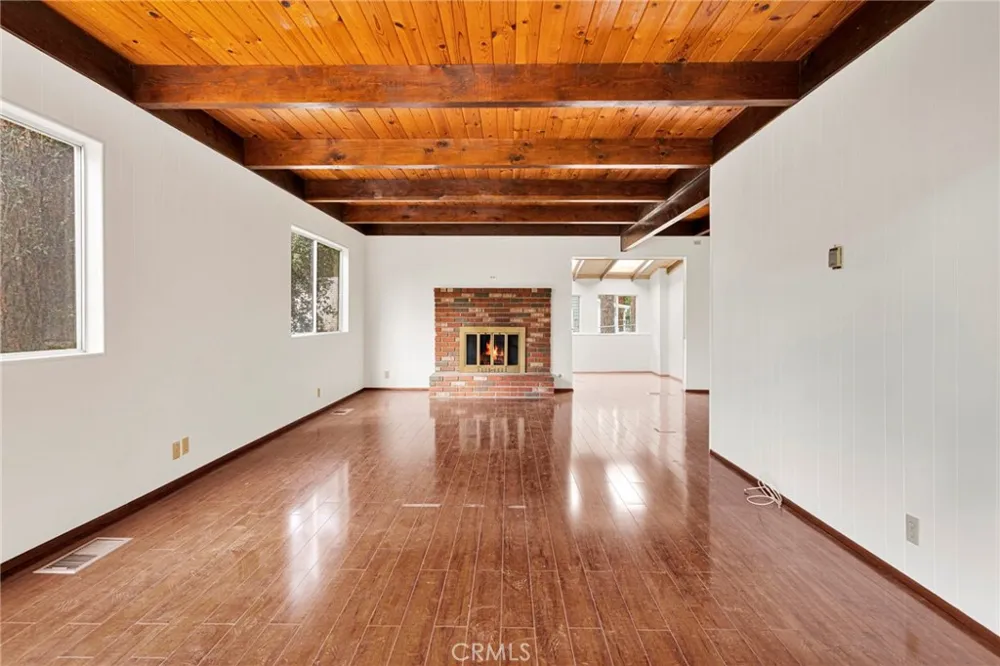 1725 Linnet Wrightwood, CA 92397