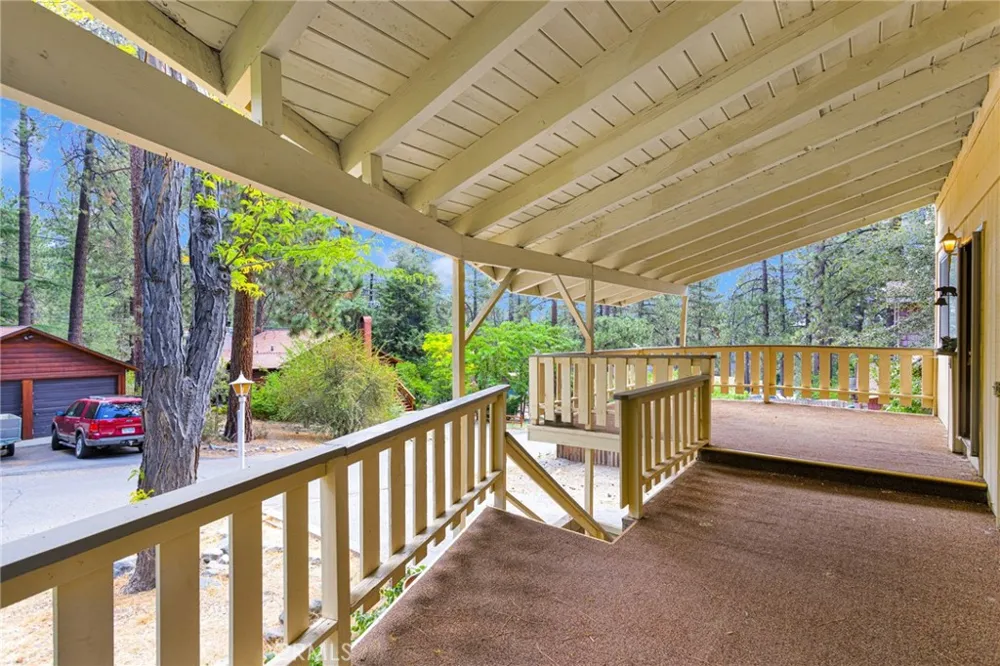 1725 Linnet Wrightwood, CA 92397
