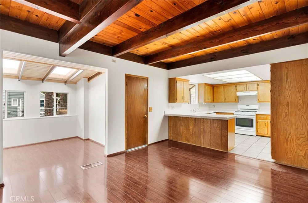 1725 Linnet Wrightwood, CA 92397