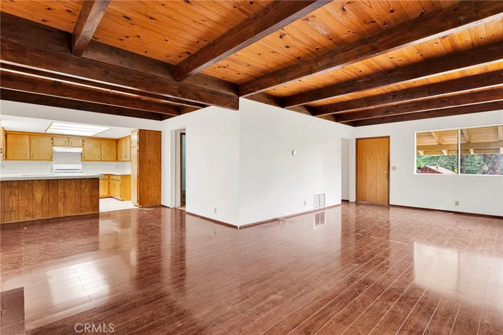 1725 Linnet Wrightwood, CA 92397