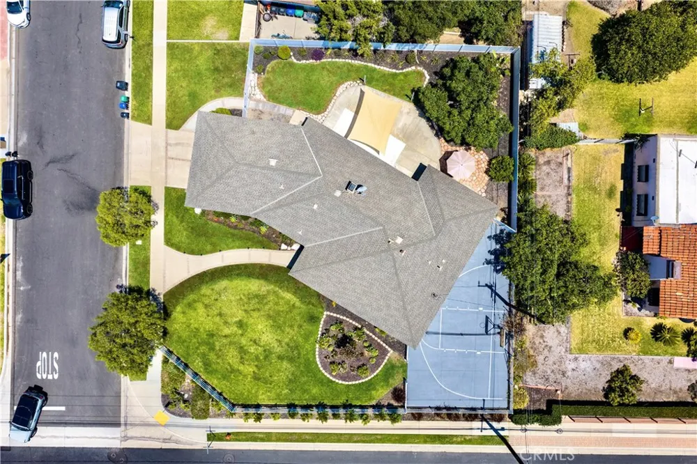 18211 Fairhaven Santa Ana, CA 92705