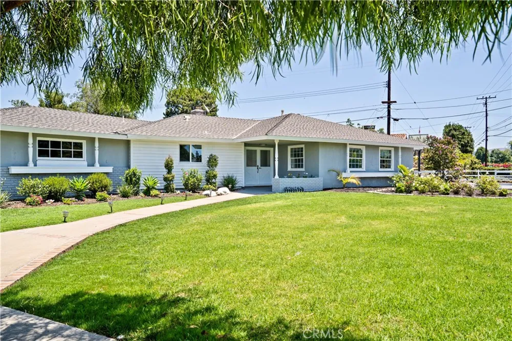 18211 Fairhaven Santa Ana, CA 92705