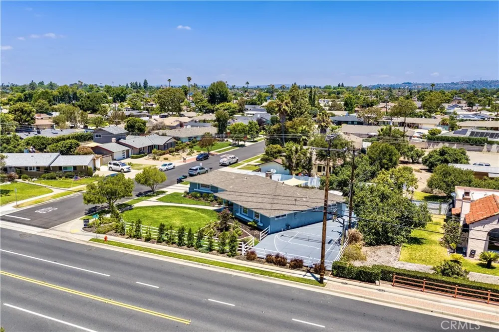 18211 Fairhaven Santa Ana, CA 92705