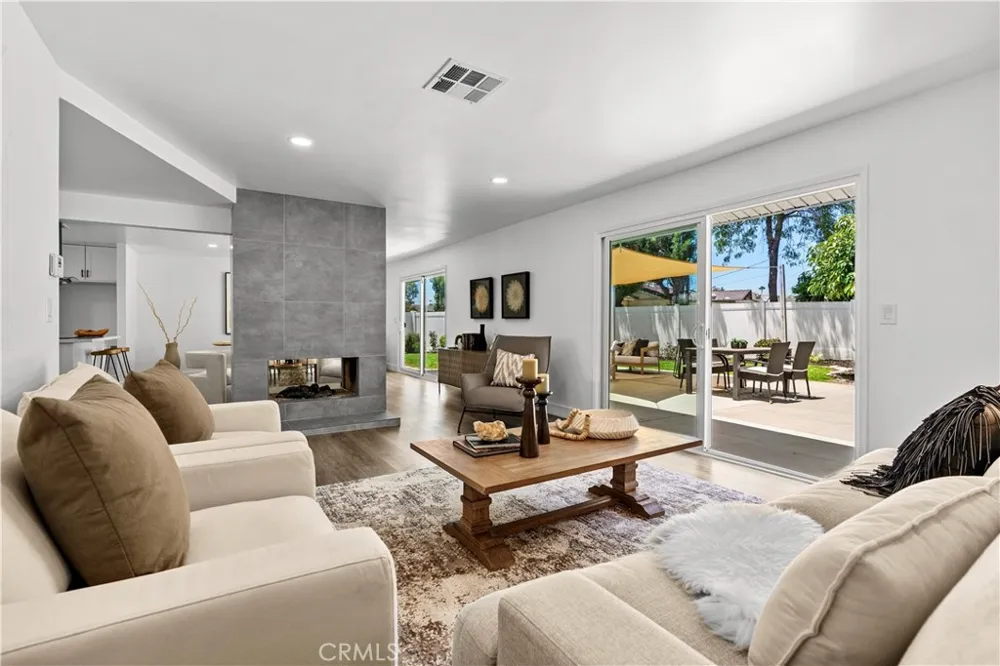 18211 Fairhaven Santa Ana, CA 92705