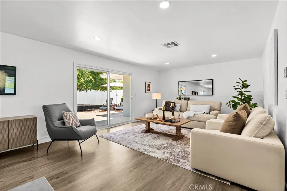 18211 Fairhaven Santa Ana, CA 92705