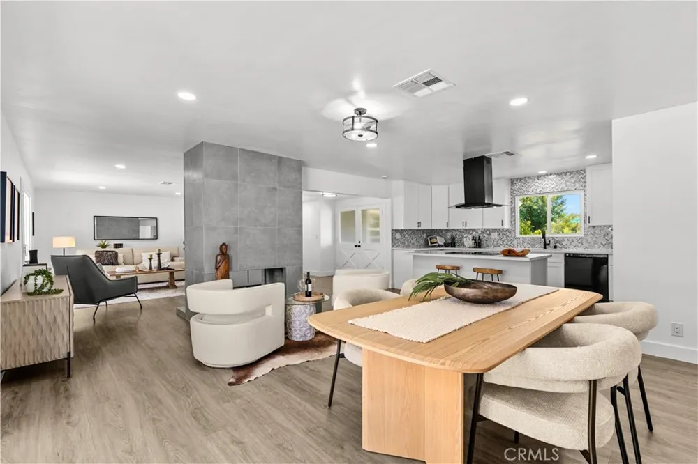 18211 Fairhaven Santa Ana, CA 92705