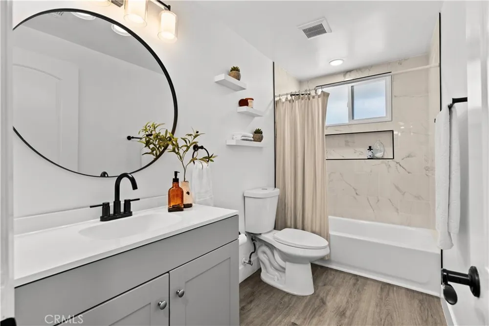 18211 Fairhaven Santa Ana, CA 92705