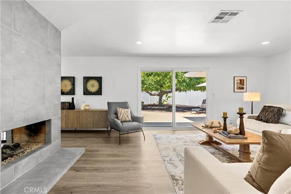 18211 Fairhaven Santa Ana, CA 92705