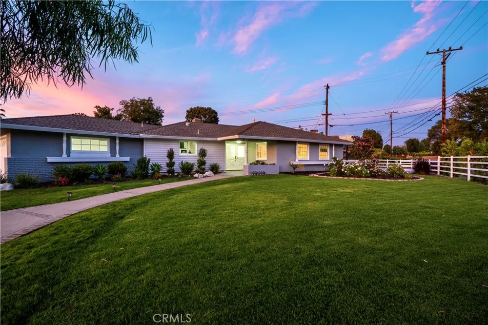 18211 Fairhaven Santa Ana, CA 92705
