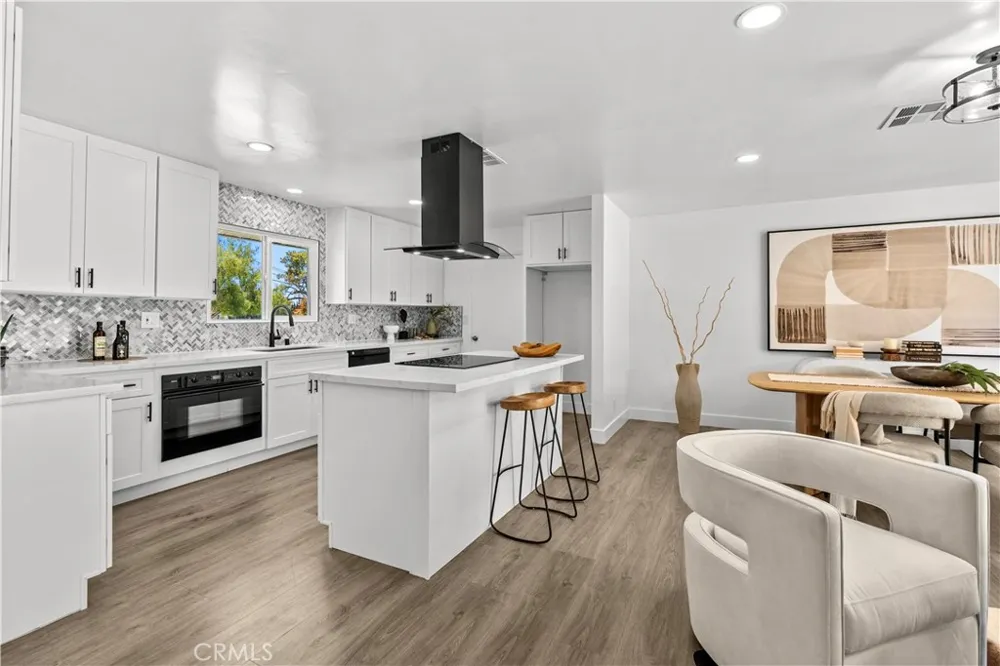 18211 Fairhaven Santa Ana, CA 92705