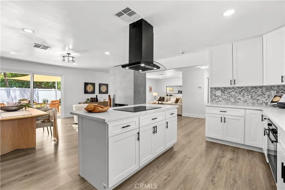 18211 Fairhaven Santa Ana, CA 92705