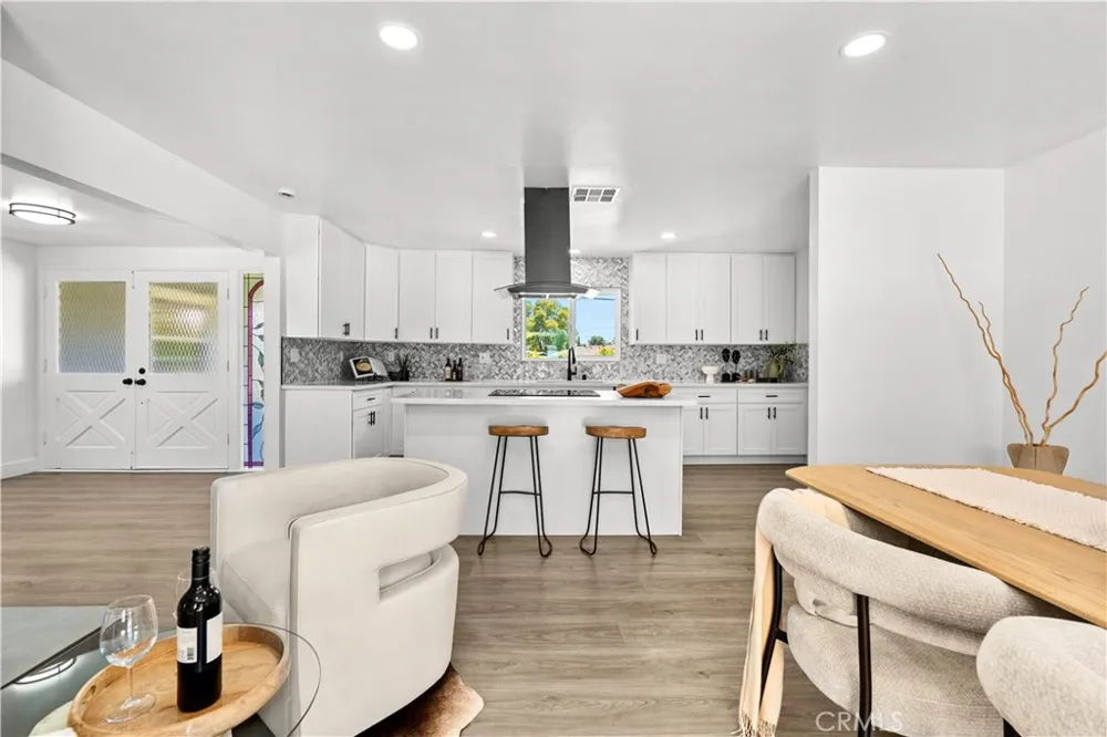 18211 Fairhaven Santa Ana, CA 92705
