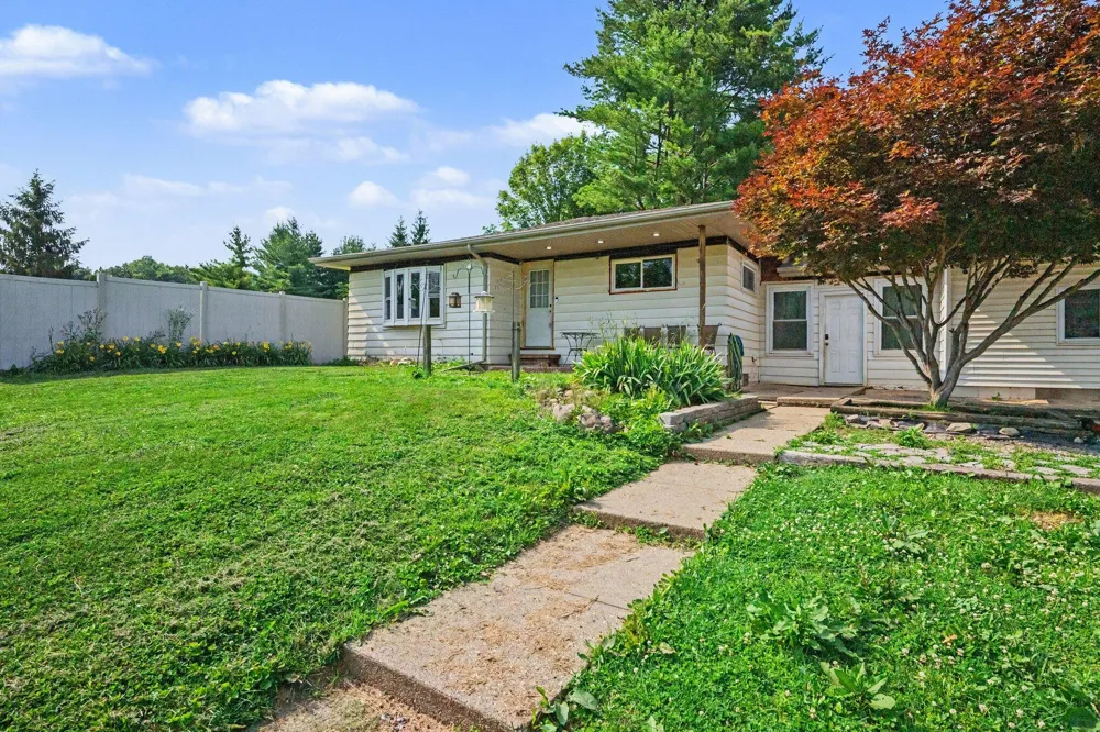 59293 Roberts Road Three Rivers, MI 49093