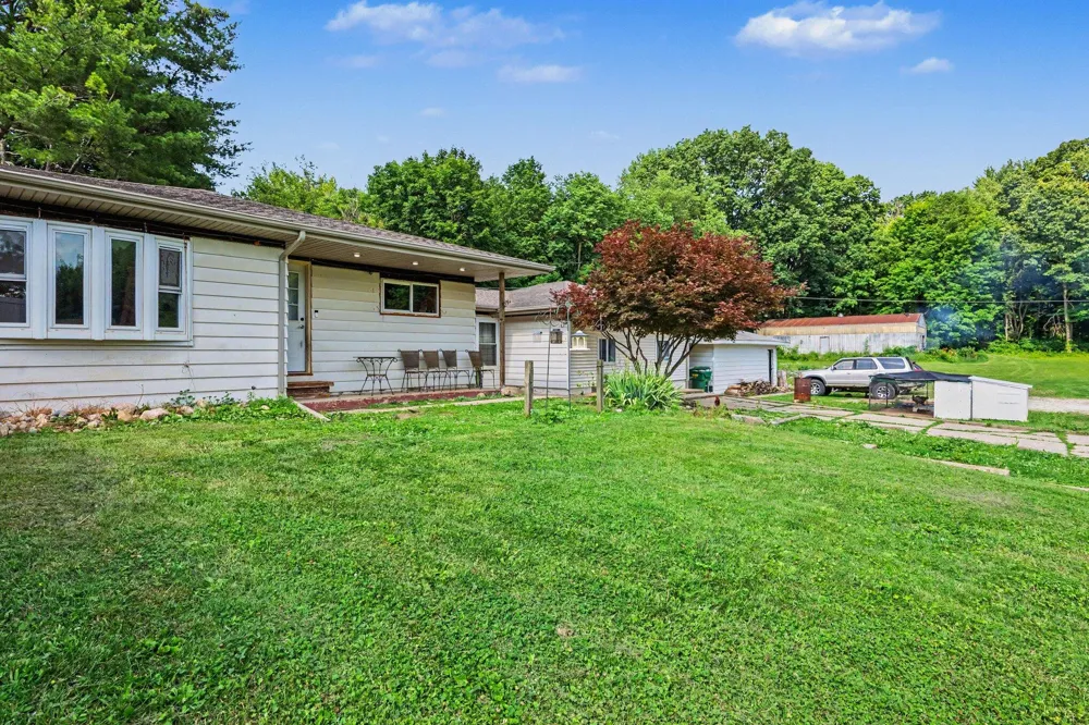 59293 Roberts Road Three Rivers, MI 49093